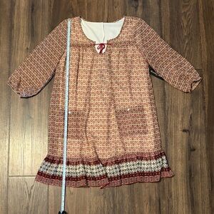 Charming Casual Dress with Red and Cream Pattern